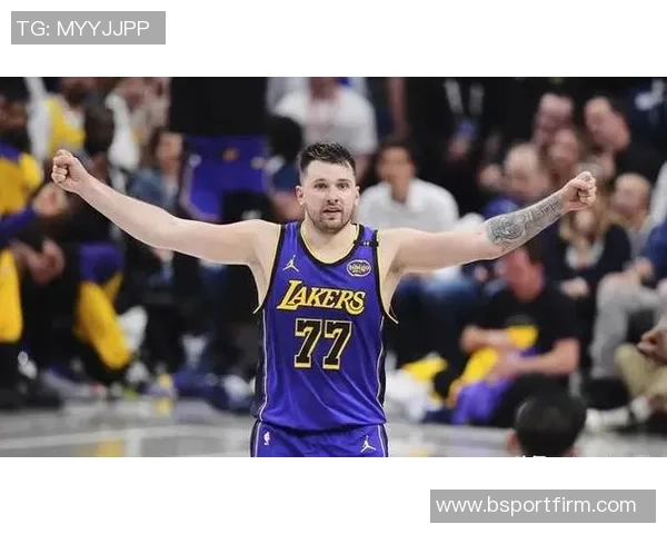 中距离命中率排行榜揭晓莺歌领衔东契奇紧随其后布克杜兰特SGA表现不俗