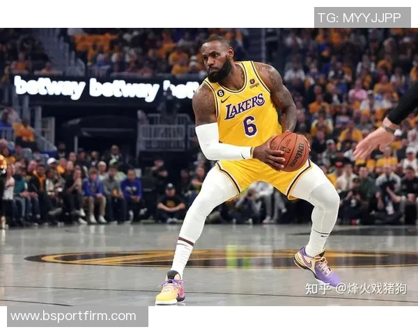 詹姆斯状态回暖过去7场表现出色场均279分79板76助命中率高达55