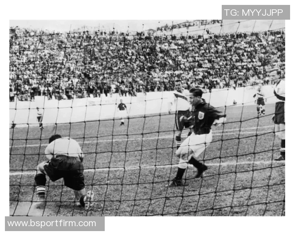 弗兰克谈比赛：下半场表现出色被扳平是足球的常态